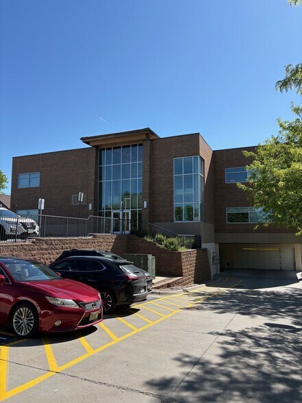 More Photos Of 1301 S 75th St, Omaha Office For Lease