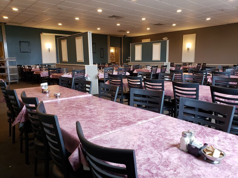 More Photos Of N9650 Friendship Dr, Kaukauna Restaurant For Sale