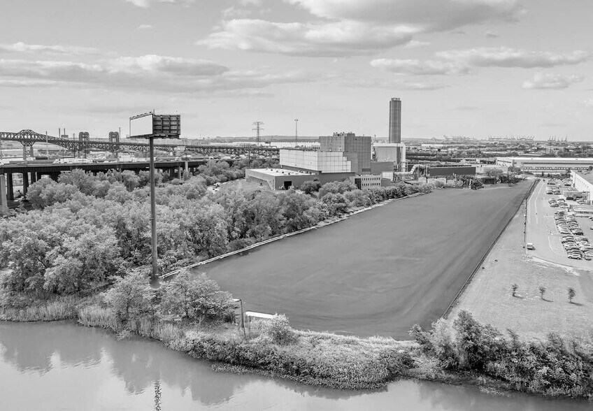 More Photos Of 76 Blanchard St, Newark Industrial For Lease