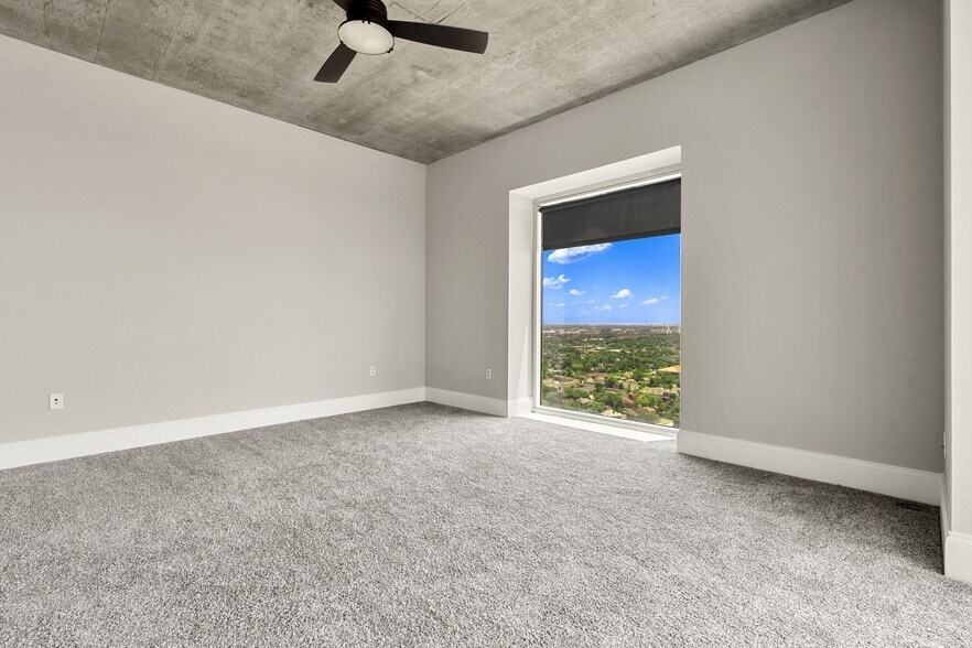 More Photos Of 5927 Almeda Rd, Houston Apartments For Lease