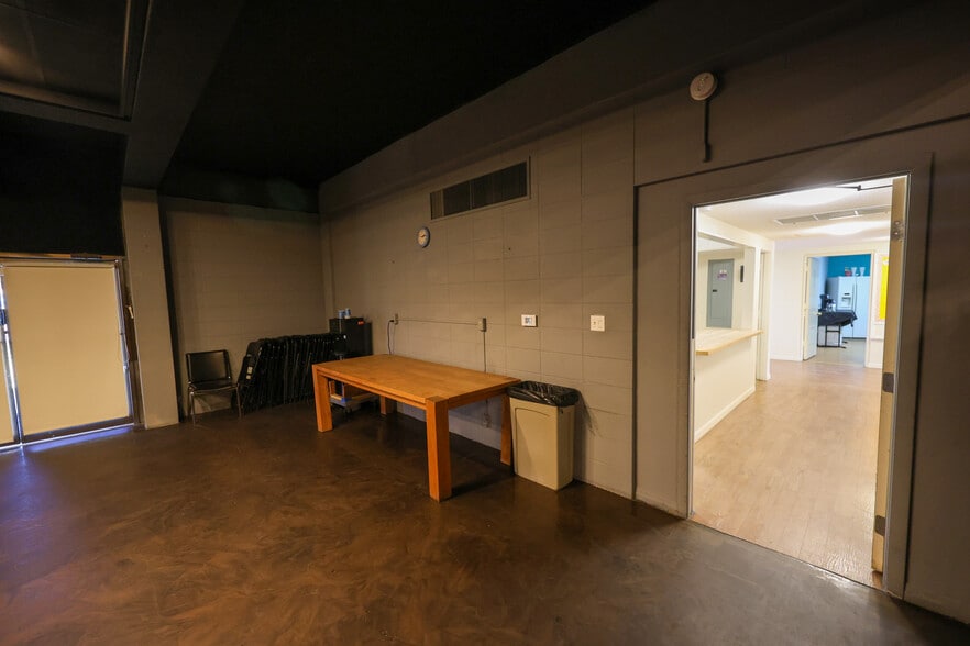 More Photos Of 3005 S Tuttle Ave, Sarasota Religious Facility For Sale