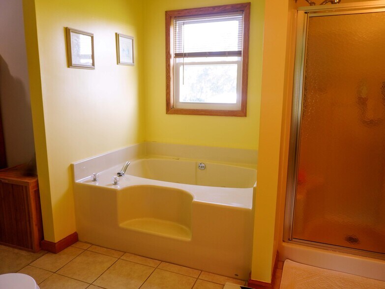 More Photos Of 110 Pennsgrove Pedricktown Rd, Pedricktown Service For Sale