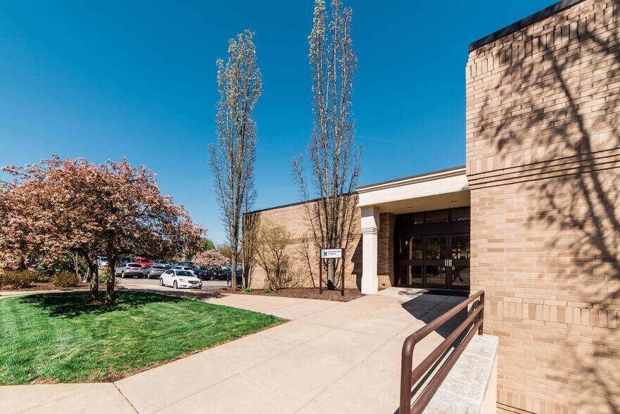 More Photos Of 500 Commonwealth Dr, Warrendale Office For Sale