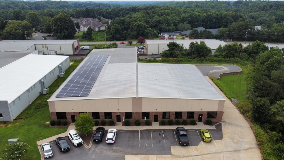 Primary Photo Of 129 Oakpark Dr, Mooresville Light Manufacturing For Sale