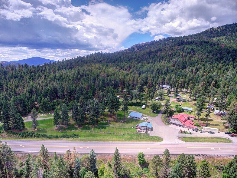 More Photos Of 23113 Rollins Lakeshore Dr, Rollins General Retail For Sale