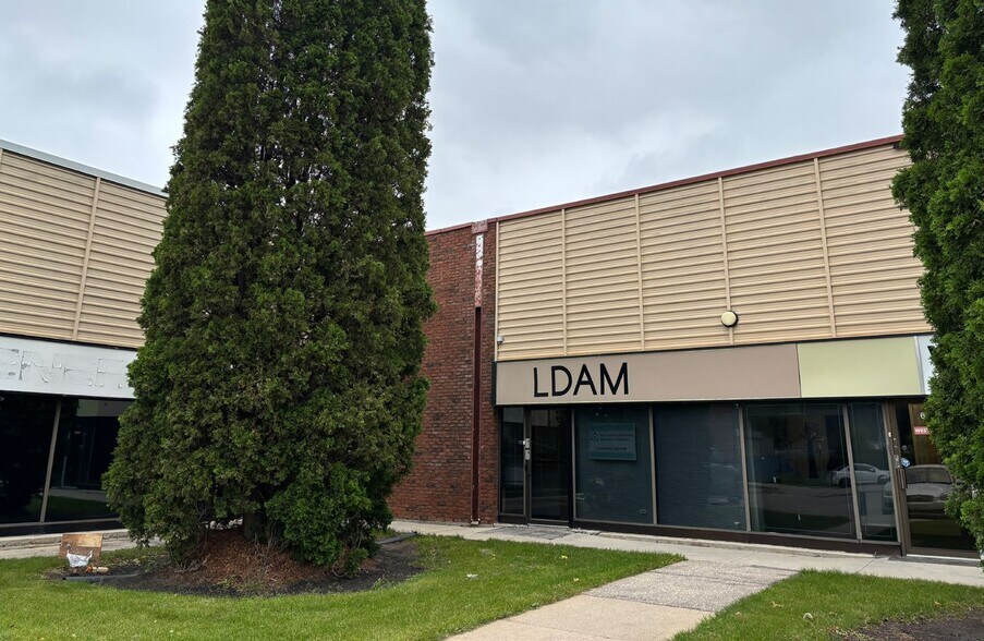 More Photos Of 623 Erin St, Winnipeg Flex For Lease