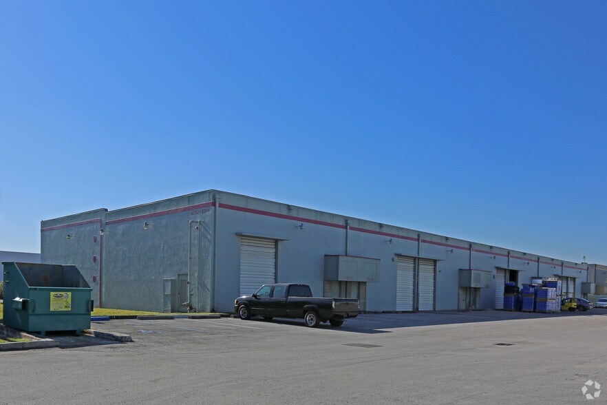 More Photos Of 8252-8278 NW 70th St, Miami Warehouse For Lease