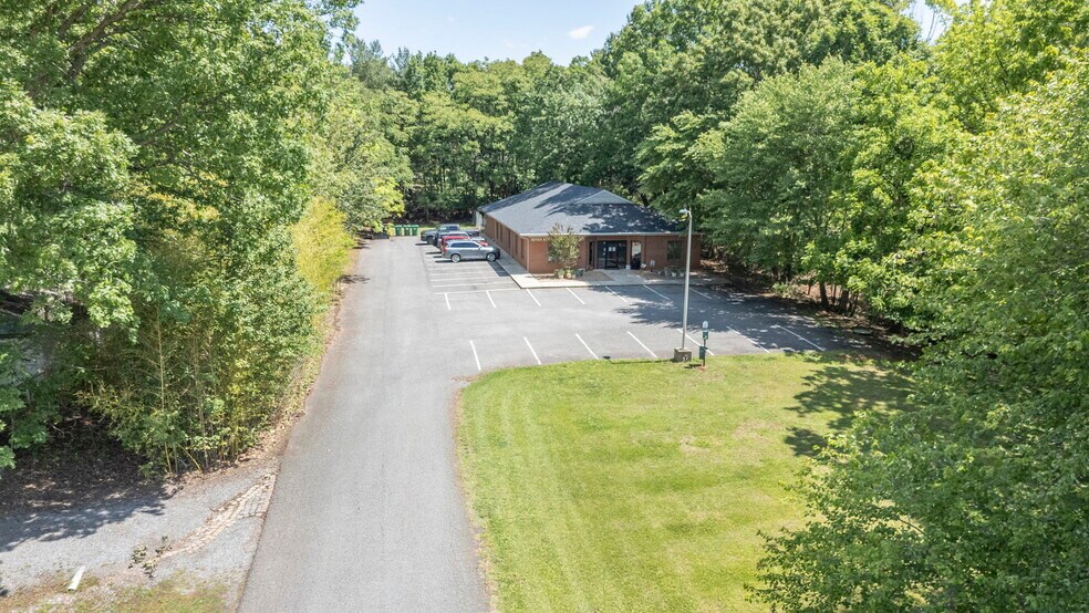 More Photos Of 3431 Waterlick Rd, Lynchburg Veterinarian Kennel For Sale