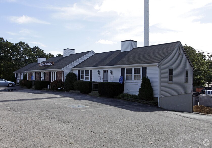 More Photos Of 1047 Falmouth Rd, Hyannis Office For Lease