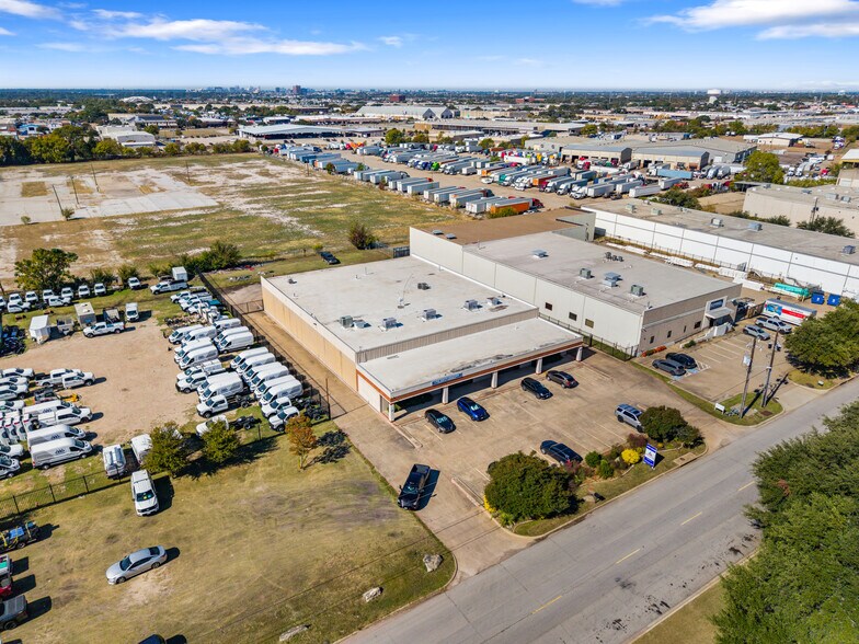 More Photos Of 10823 Sanden Dr, Dallas Flex For Lease