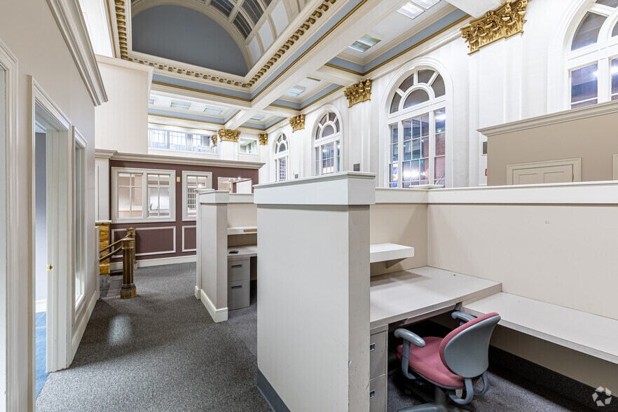 More Photos Of 1351 Main St, Springfield Office For Lease