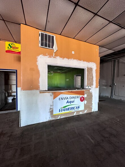 More Photos Of 2150 E Pioneer Pky, Arlington Unknown For Lease