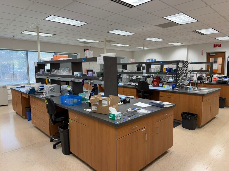 More Photos Of 15 Missouri Research Park Dr, Saint Charles Office For Sale