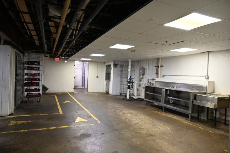 More Photos Of 517 S 4th St, Springfield General Retail For Sale