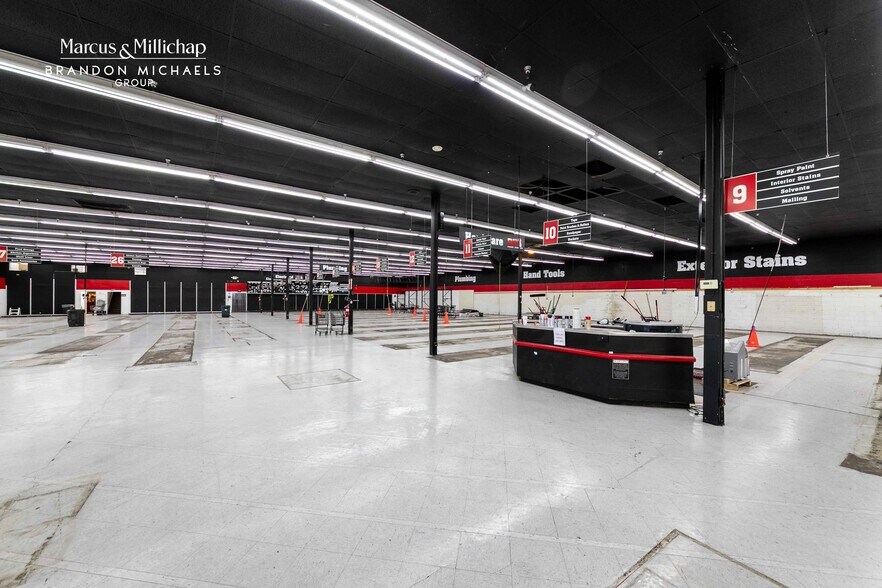 More Photos Of 2695 Cochran St, Simi Valley Freestanding For Lease