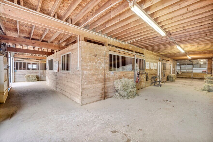 More Photos Of 16449 S Boone Rd, Columbia Station Specialty For Sale