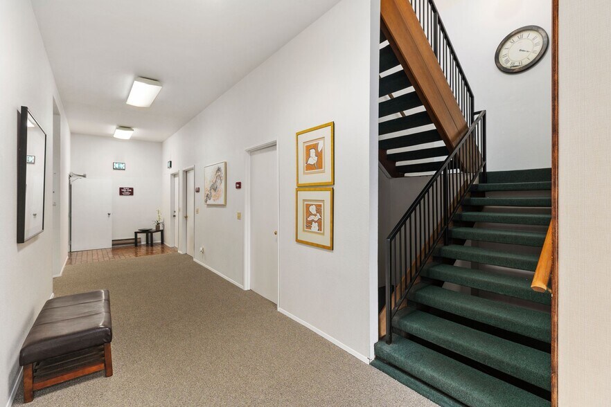 More Photos Of 22030 7th Ave S, Des Moines Medical For Sale