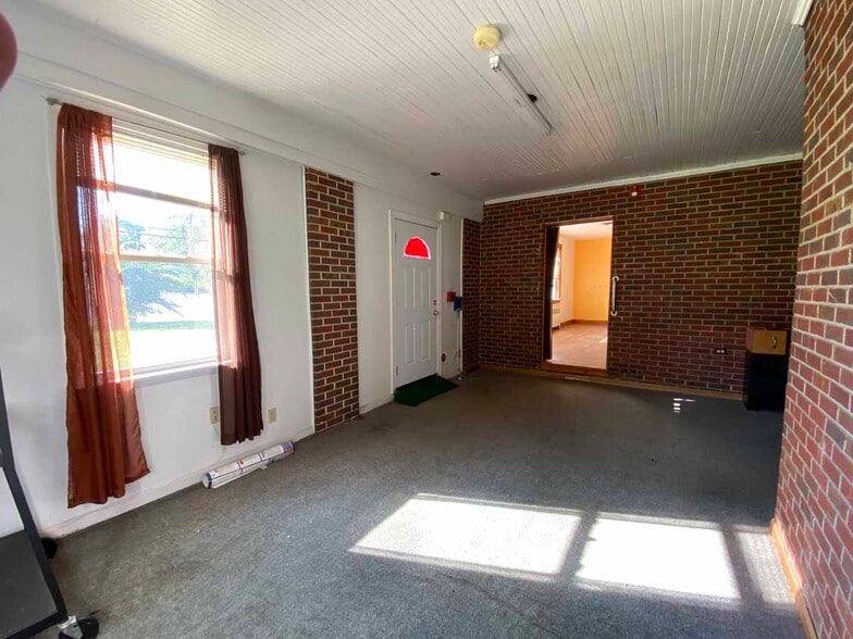 More Photos Of 1020 George Washington Hwy N, Chesapeake Daycare Center For Lease
