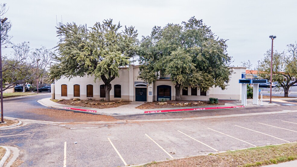More Photos Of 102 Del Ct, Laredo Office For Lease