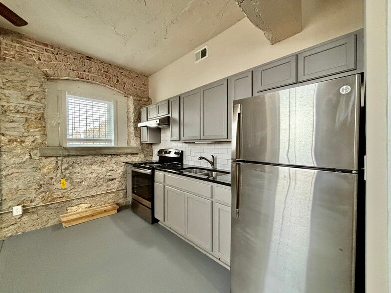 More Photos Of 1614-1620 E Linwood Blvd, Kansas City Apartments For Sale