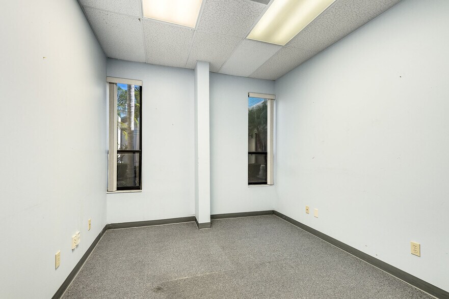 More Photos Of 1500 W Eau Gallie Blvd, Melbourne Office For Lease