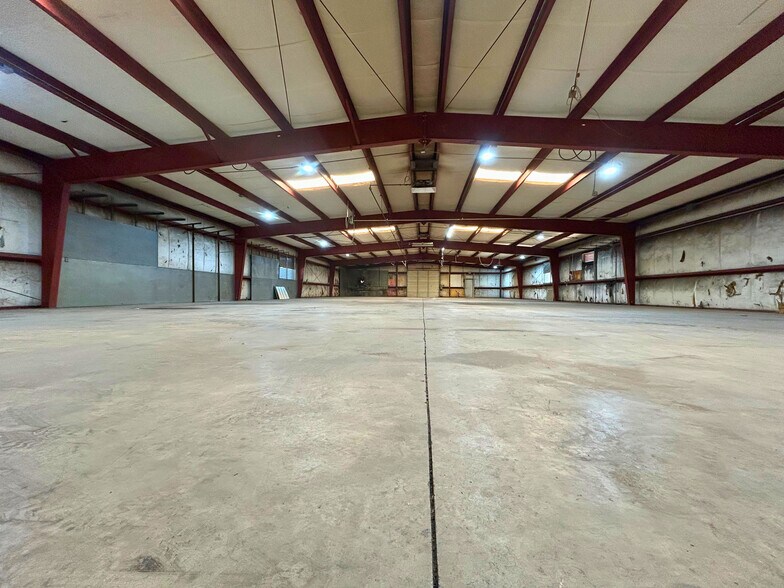 More Photos Of 5220 S Anderson Rd, Oklahoma City Industrial For Sale