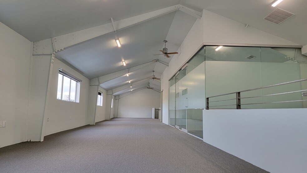 More Photos Of 277 Carolina St, San Francisco Flex For Lease