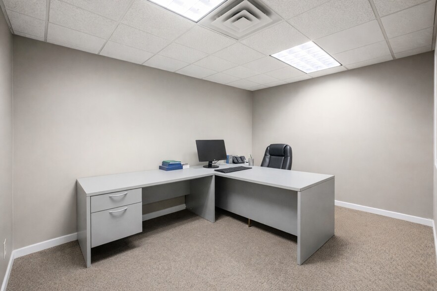 More Photos Of 14610 Rockaway Blvd, Jamaica Office For Sale