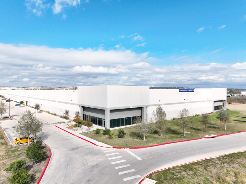 Primary Photo Of 175 Southwestern Ave, New Braunfels Warehouse For Lease