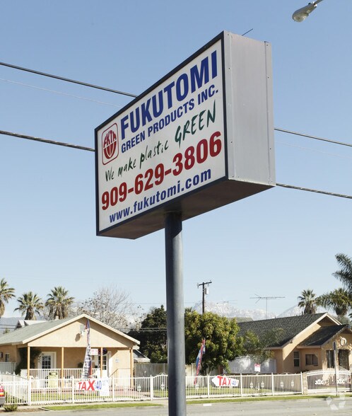 More Photos Of 538 W Monterey Ave, Pomona Distribution For Lease