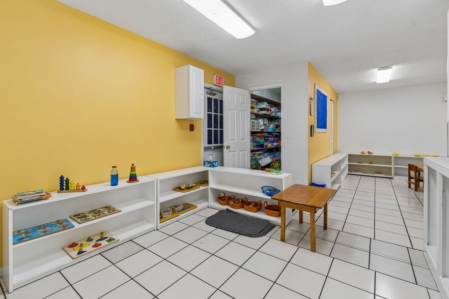 More Photos Of 4001 Skipper Rd, Tampa Schools For Sale