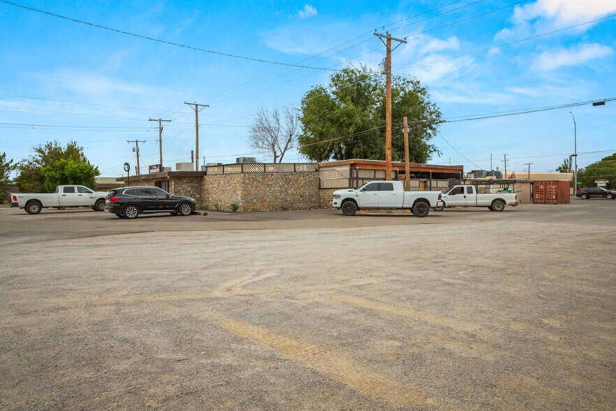 More Photos Of 5200 Doniphan Dr, El Paso Bar For Sale