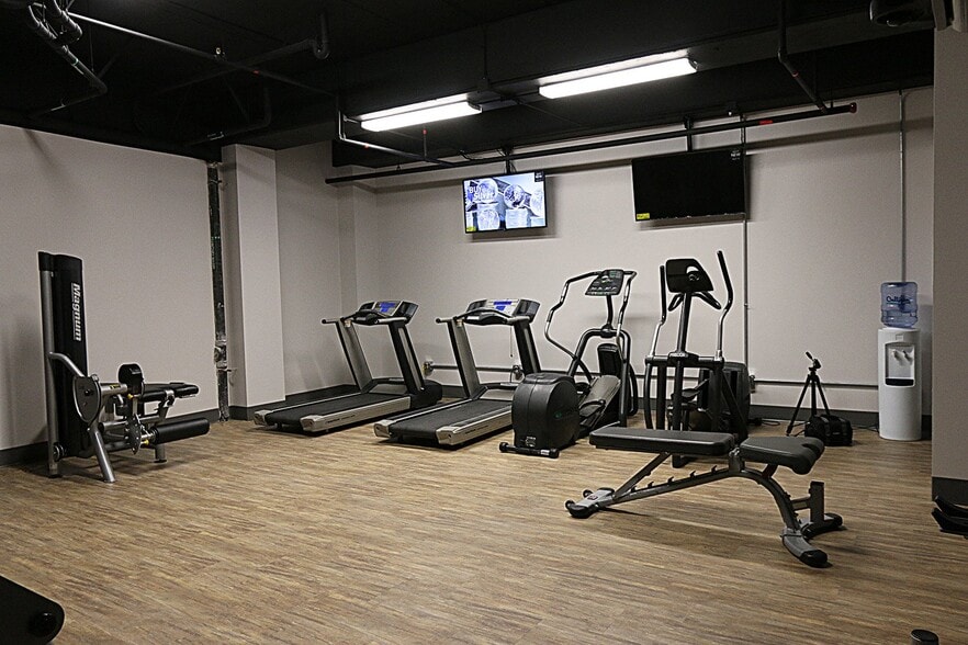 More Photos Of 1015 N 16th St, Omaha Apartments For Sale