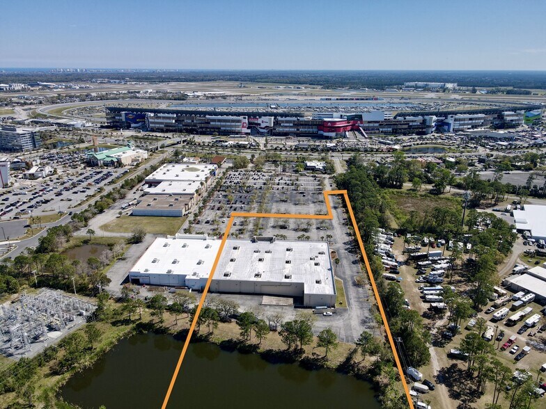 More Photos Of 1924 W International Speedway Blvd, Daytona Beach General Retail For Sale