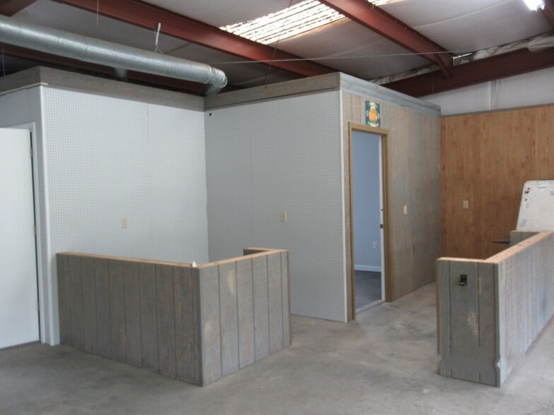 More Photos Of 220 SE Pike Rd, Sumter Garden Center For Lease