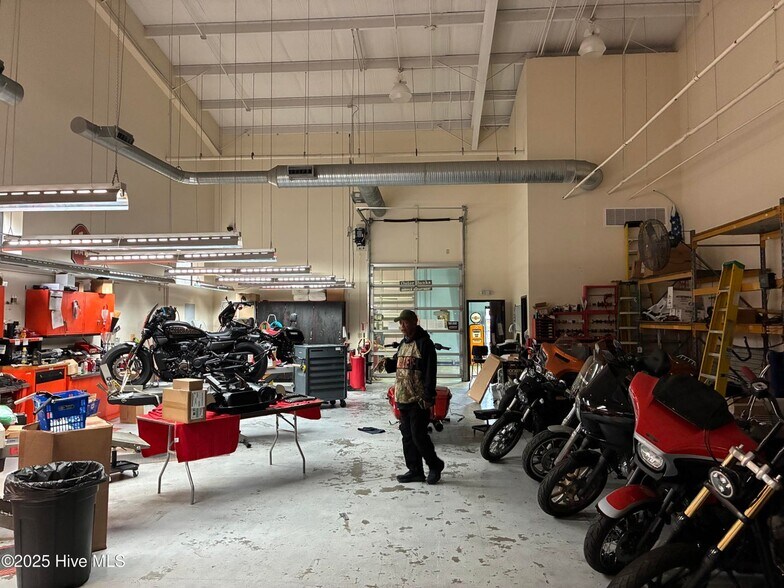 More Photos Of 8739 Caratoke Hwy, Harbinger General Retail For Sale