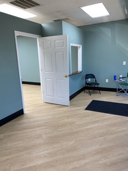 More Photos Of 4950 Hall Rd, Winter Park Office For Lease