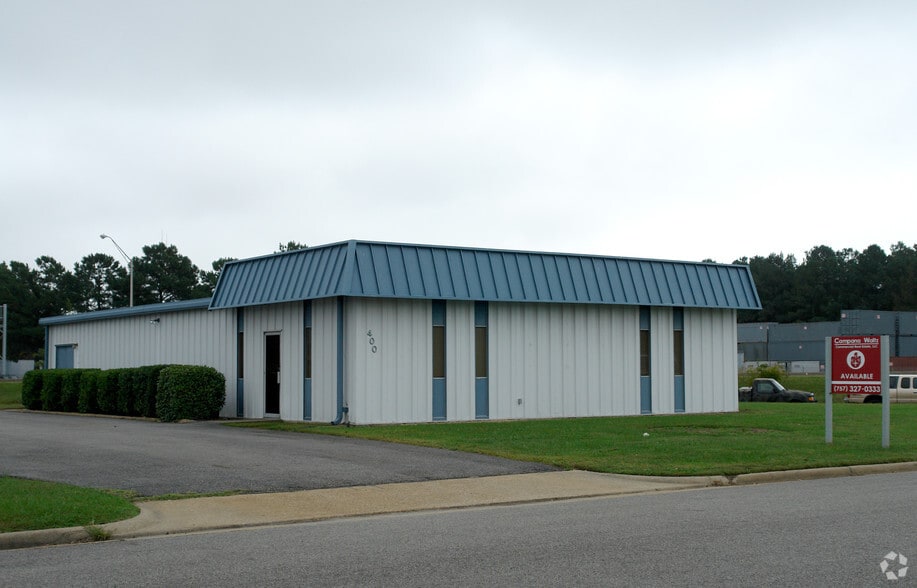 More Photos Of 400 Copeland Dr, Hampton Showroom For Lease