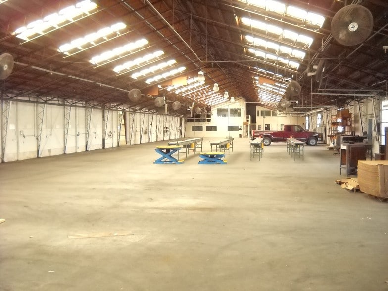 More Photos Of 201 Exposition St, Denton Warehouse For Sale