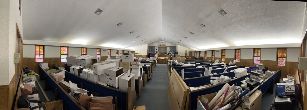 More Photos Of 1505 E Henderson St, Cleburne Office For Sale