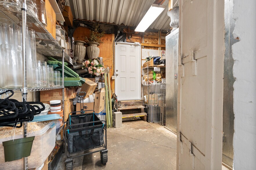 More Photos Of 106 W J St, Benicia Office For Sale