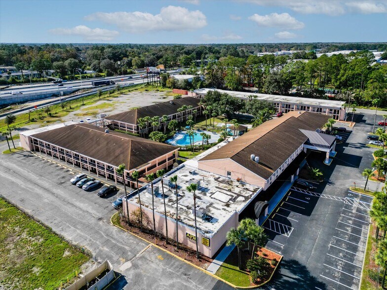 More Photos Of 510 Lane Ave S, Jacksonville Hotel For Sale