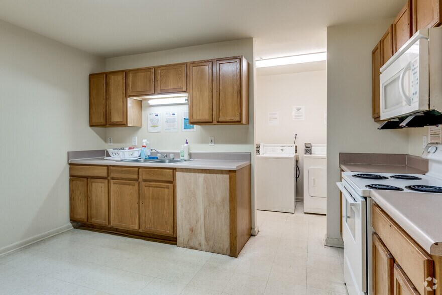 More Photos Of 5790 Highway 85, Riverdale Apartments For Sale