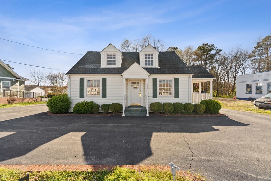 More Photos Of 605 E Nine Mile Rd, Highland Springs Office Residential For Sale