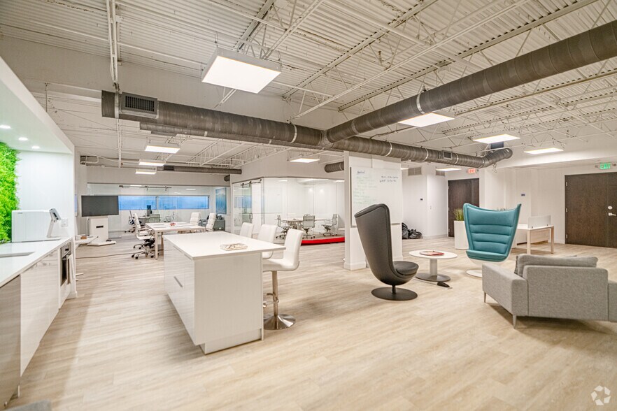 More Photos Of 2755 E Oakland Park Blvd, Fort Lauderdale Office For Lease