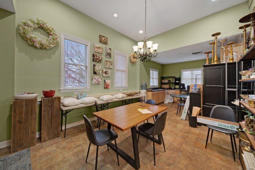 More Photos Of 4120 Main St, Hilliard Freestanding For Sale