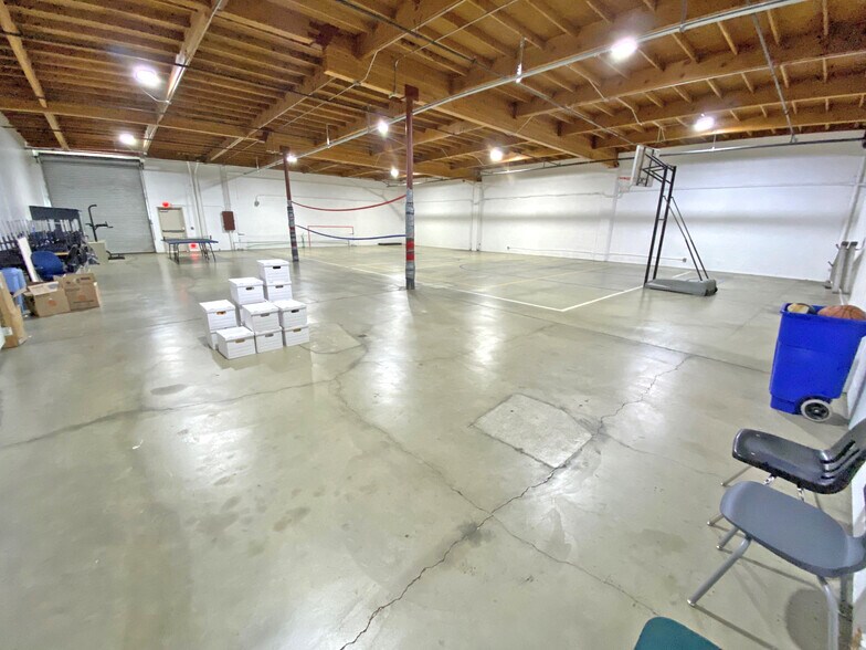 More Photos Of 402 Farnel Rd, Santa Maria Light Manufacturing For Sale