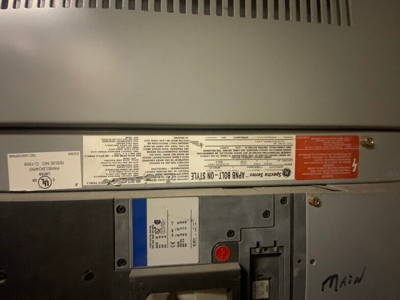 More Photos Of 110 SE 5th St, Lee's Summit Flex For Sale