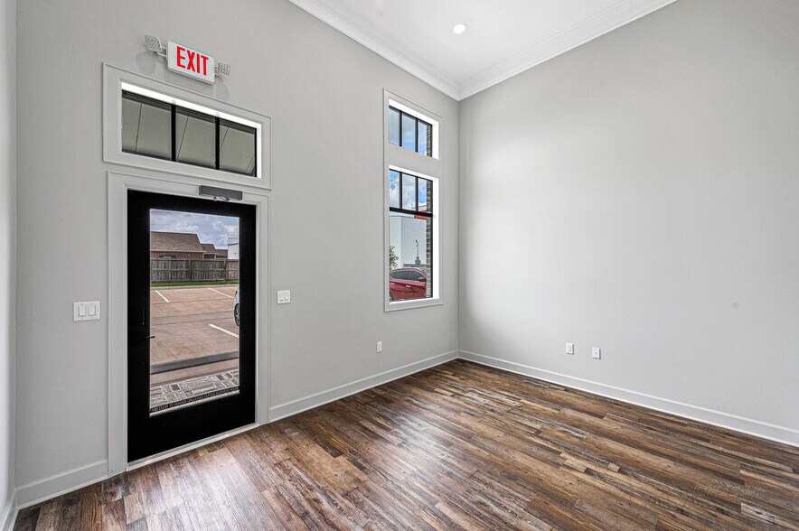 More Photos Of 2031 N Mason Rd, Katy Medical For Lease