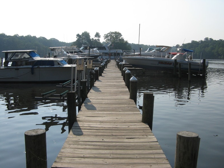 More Photos Of 7813 Leymar Rd, Glen Burnie Marina For Sale